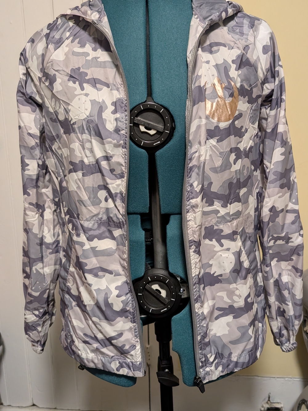 Star Wars Gray & White Camo Hooded Windbreaker with Metallic Gold Emblem